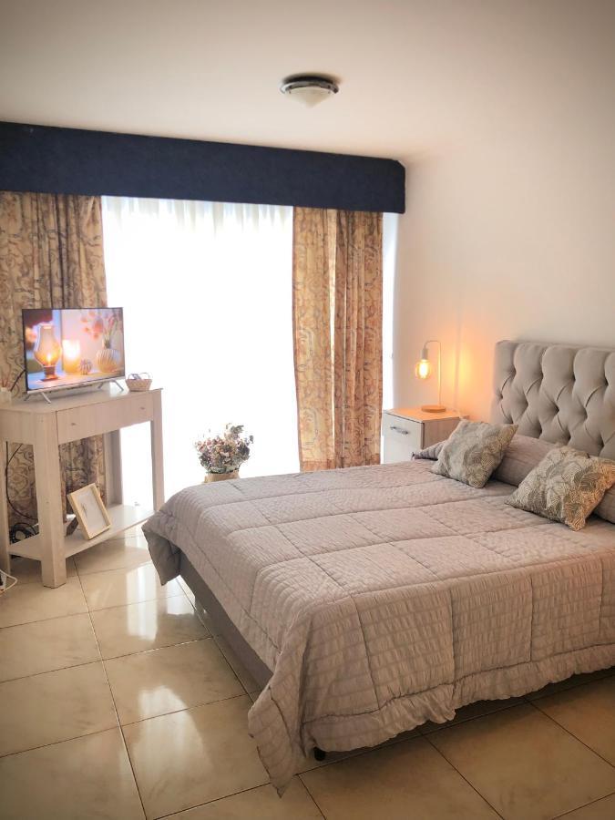 1 Apartment *